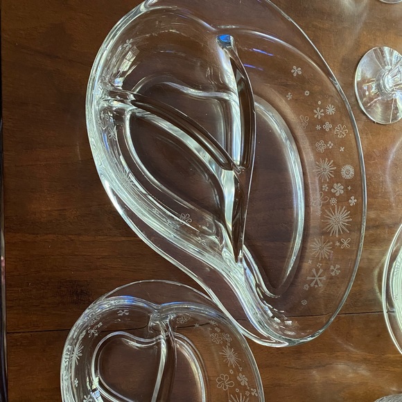Sale! Vintage Etched Glass Serving Dish Set Floral - Picture 2 of 3